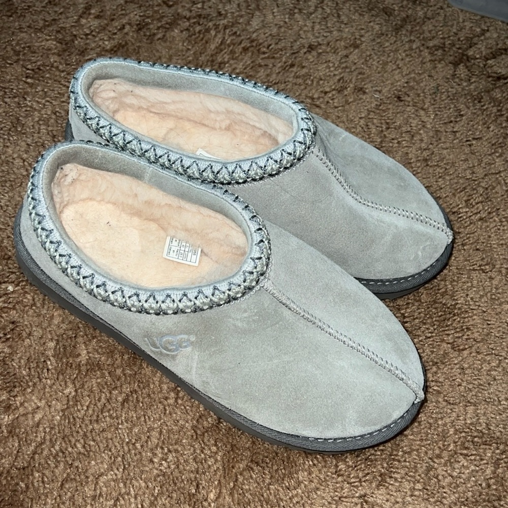 Light grey Tasman Ugg slippers